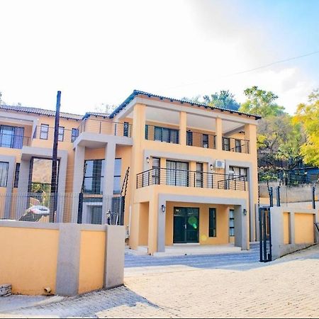 Tindlovu Guesthouse Mbombela Exteriér fotografie